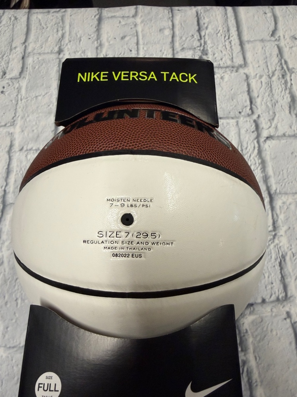 Nike White & Orange Tennessee Volunteers Basketball - Picture 3 of 3